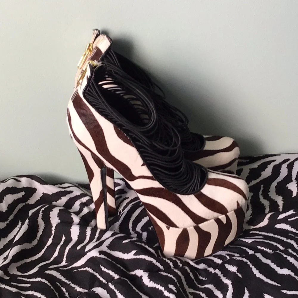 💰💰London Trash Ceres Leather Platform Heels💰💰